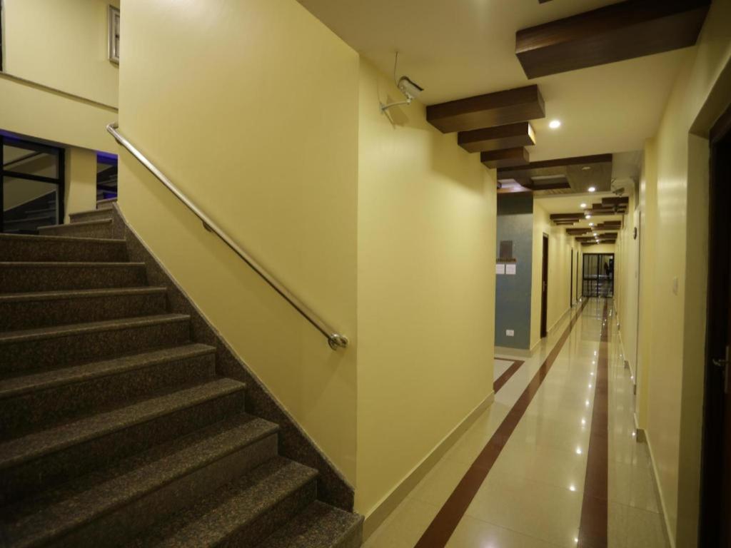 Mahadev Hotel Катманду Экстерьер фото