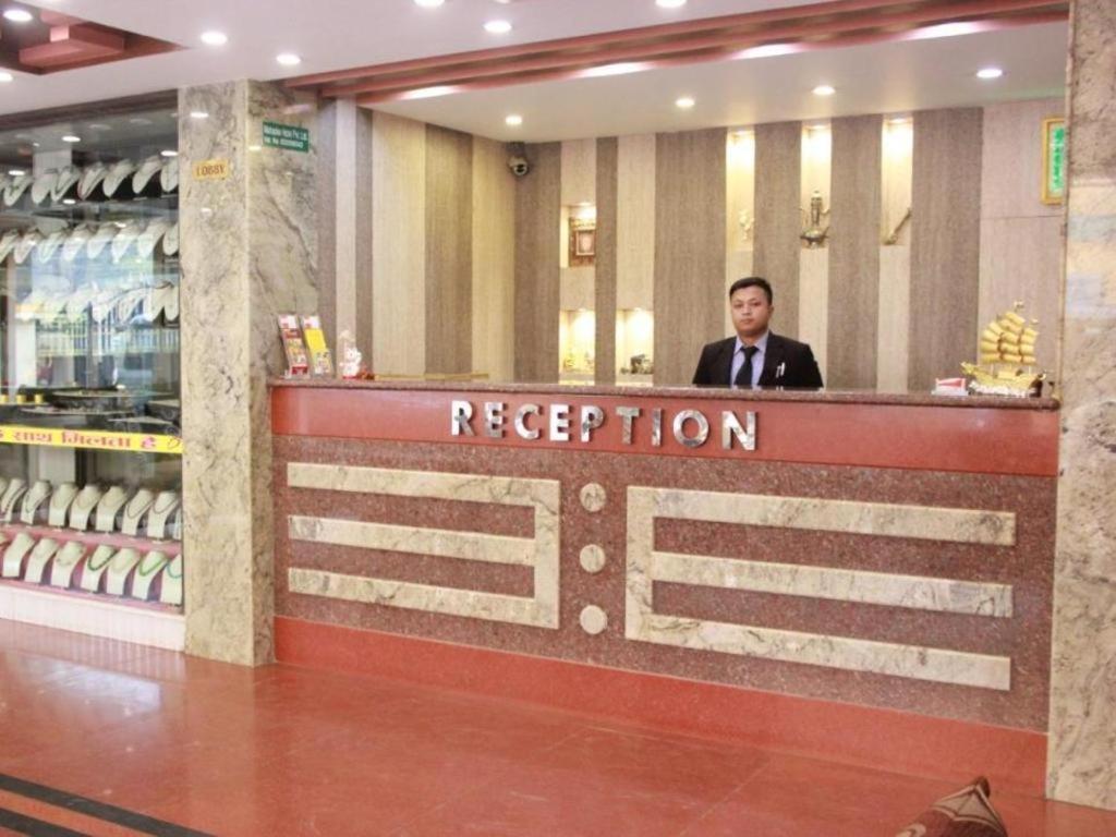 Mahadev Hotel Катманду Экстерьер фото