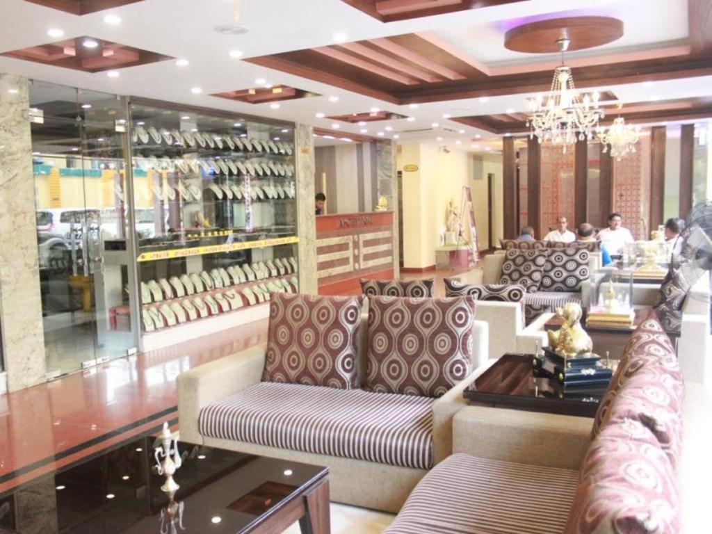 Mahadev Hotel Катманду Экстерьер фото