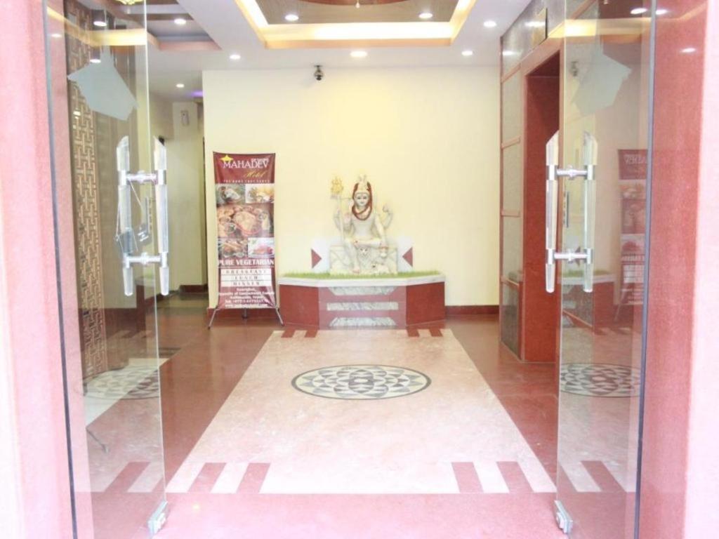 Mahadev Hotel Катманду Экстерьер фото
