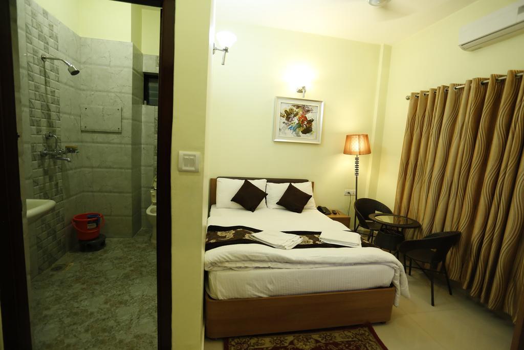 Mahadev Hotel Катманду Экстерьер фото
