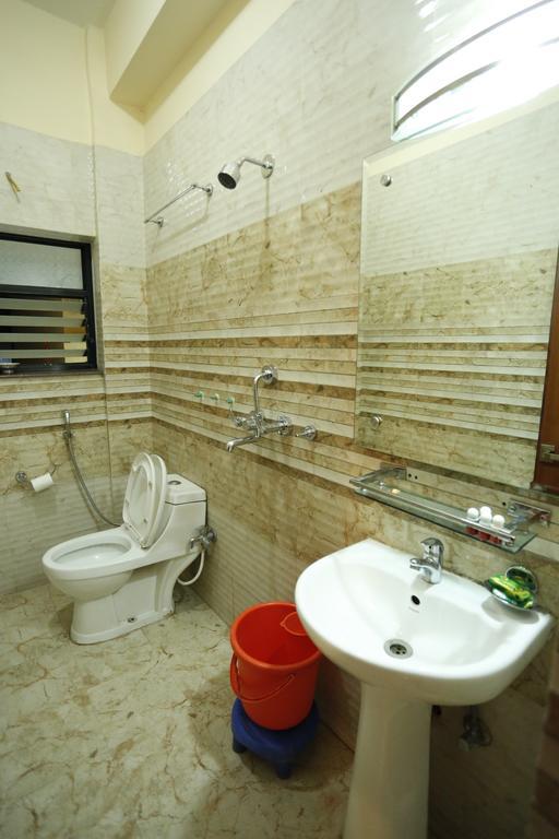 Mahadev Hotel Катманду Экстерьер фото