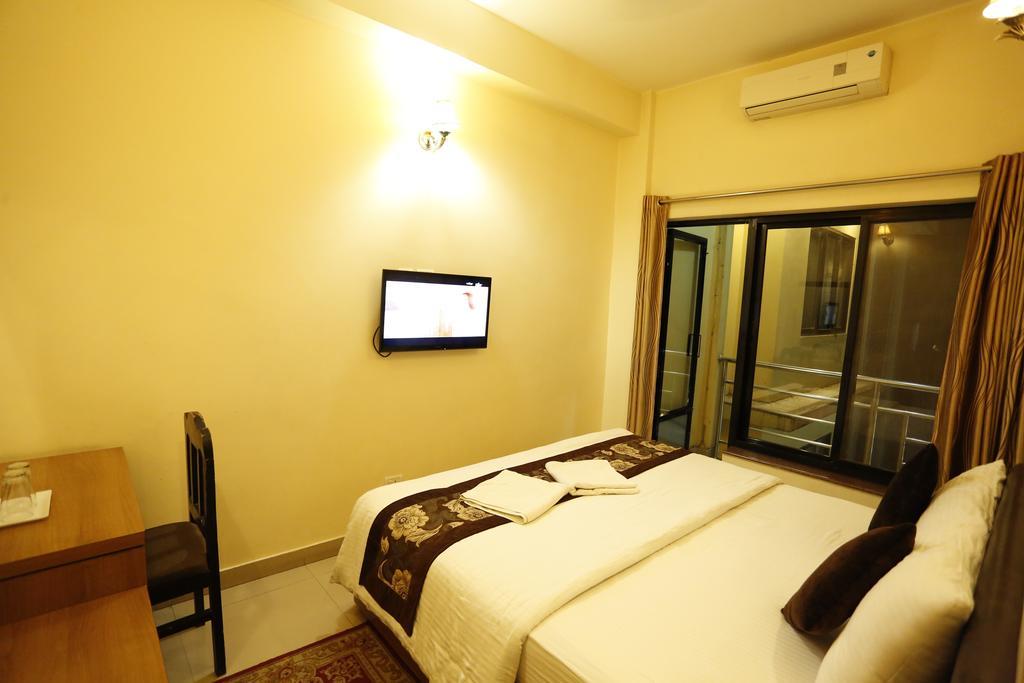 Mahadev Hotel Катманду Экстерьер фото