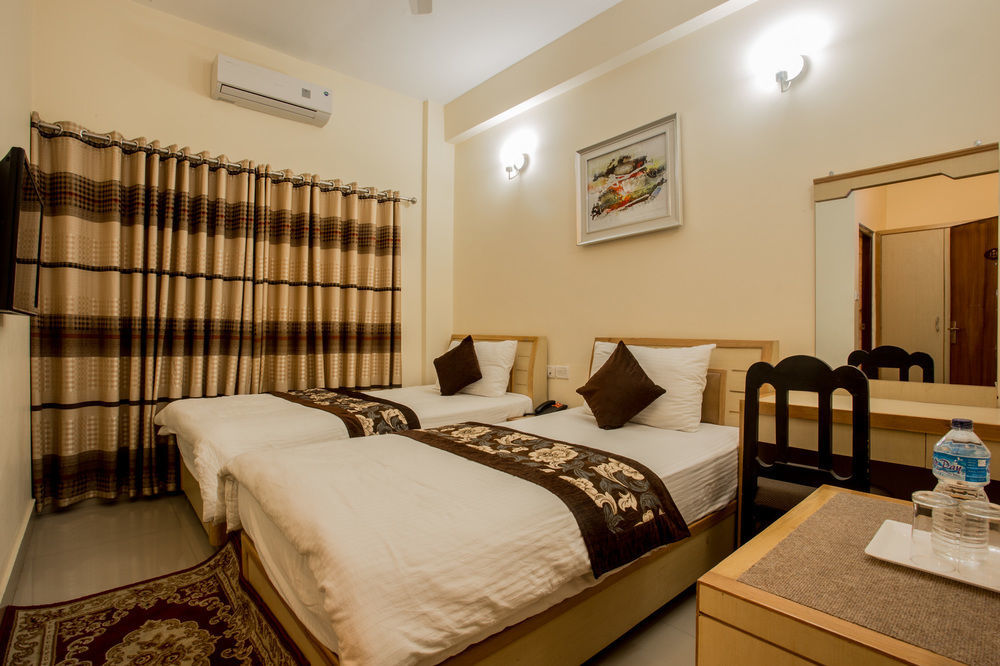 Mahadev Hotel Катманду Экстерьер фото