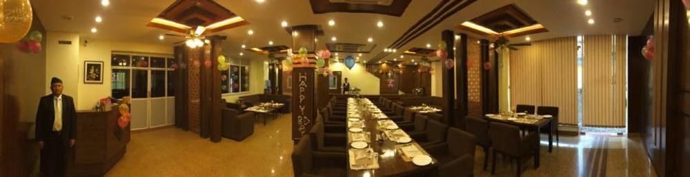 Mahadev Hotel Катманду Экстерьер фото