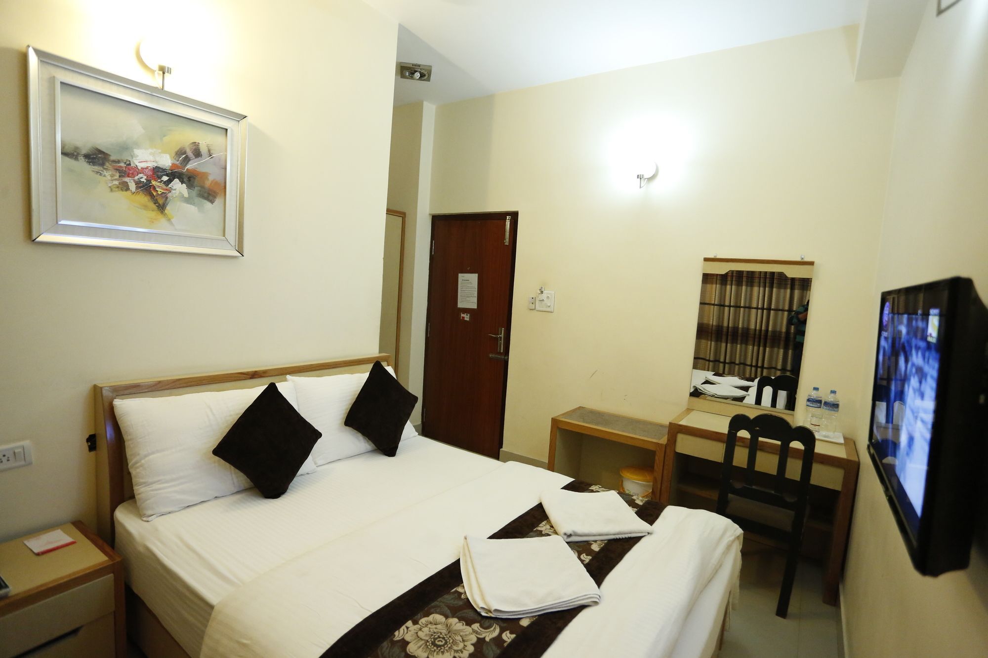 Mahadev Hotel Катманду Экстерьер фото
