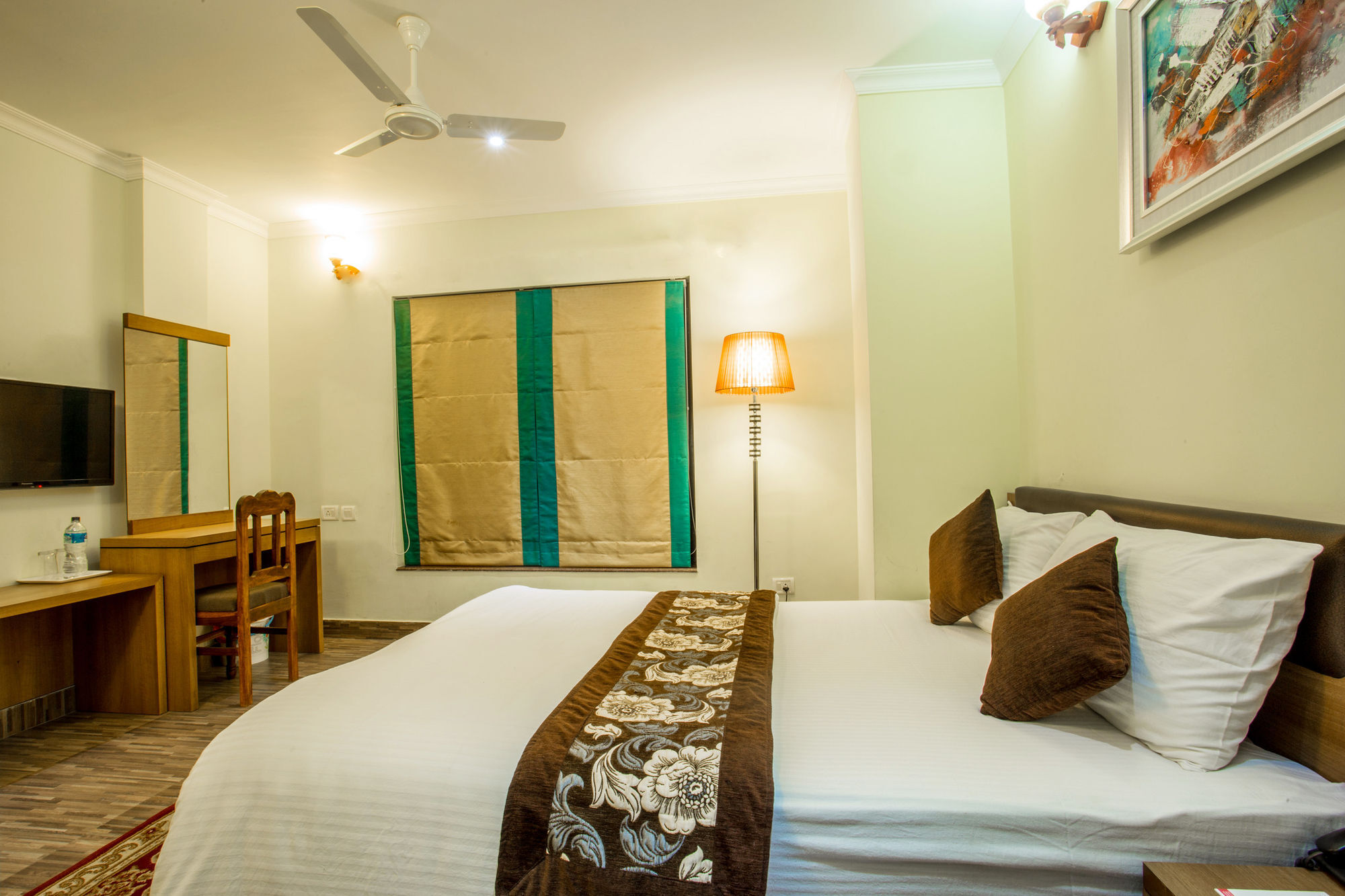 Mahadev Hotel Катманду Экстерьер фото