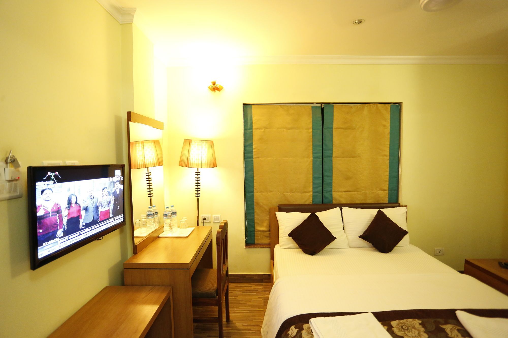 Mahadev Hotel Катманду Экстерьер фото