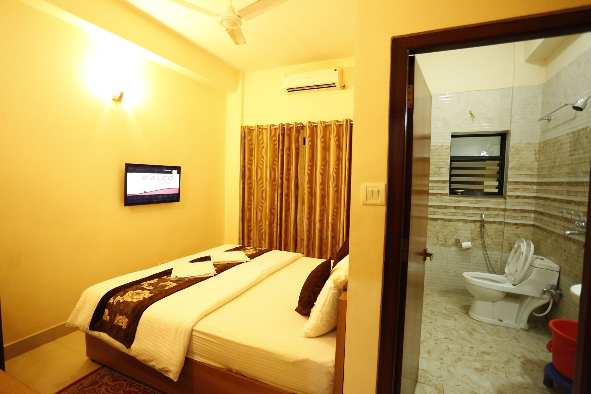 Mahadev Hotel Катманду Экстерьер фото