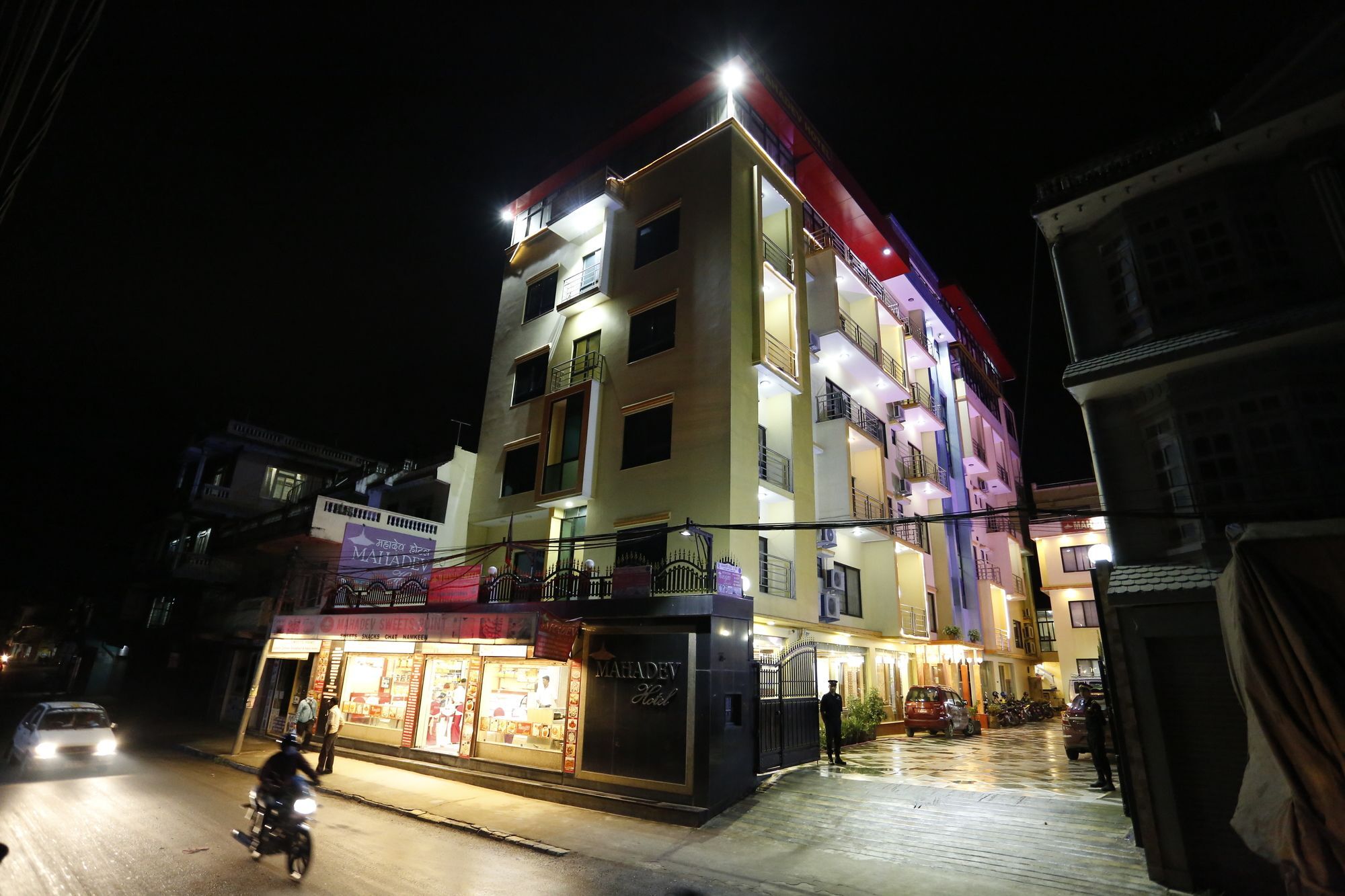 Mahadev Hotel Катманду Экстерьер фото